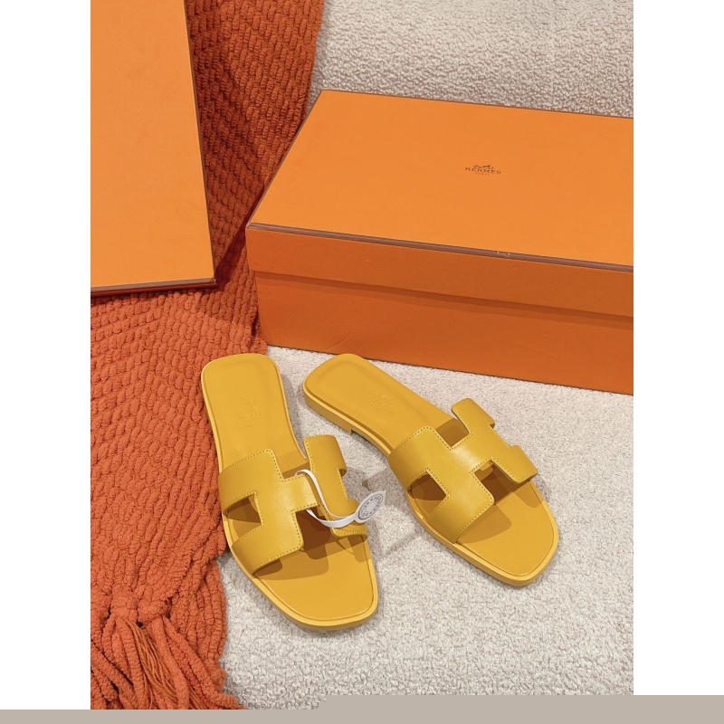 H**mes slippers